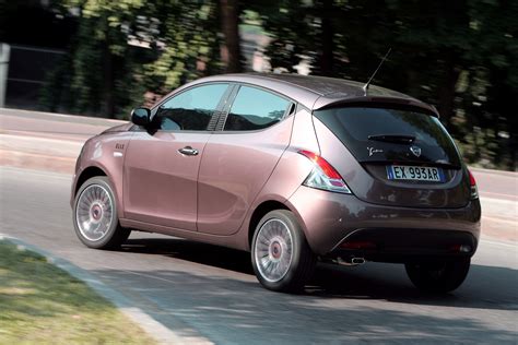 lancia ypsilon specs.